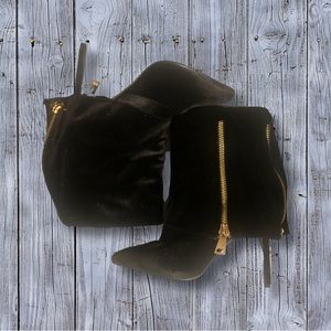 Black velvet zipper boots